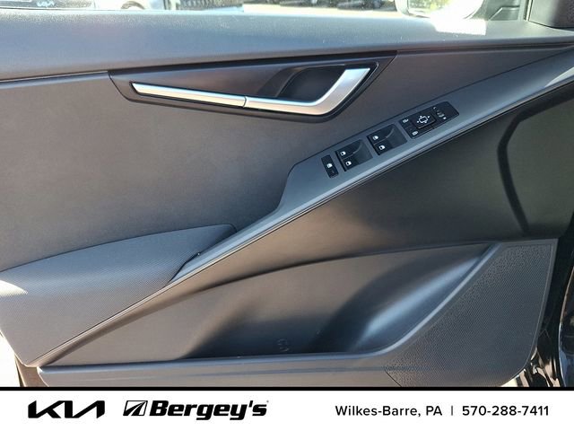 Certified 2025 Kia Niro LX image 15
