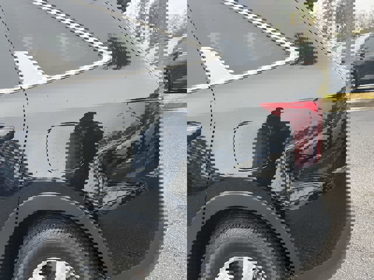 Used 2025 Kia Sorento LX image 8