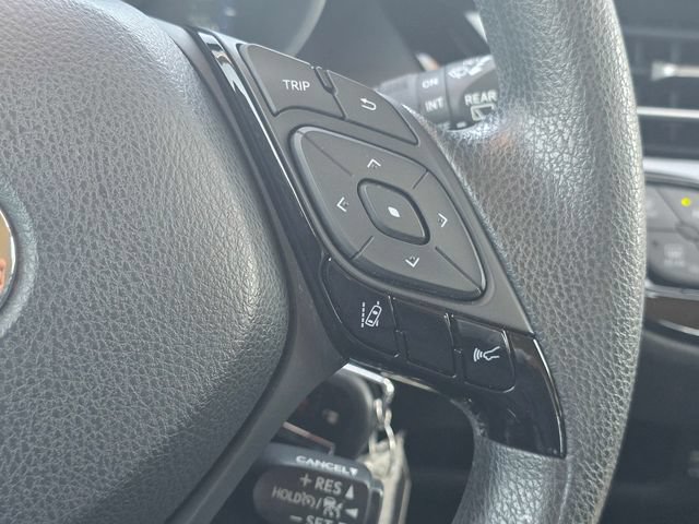 Used 2021 Toyota C-HR LE FWD image 28