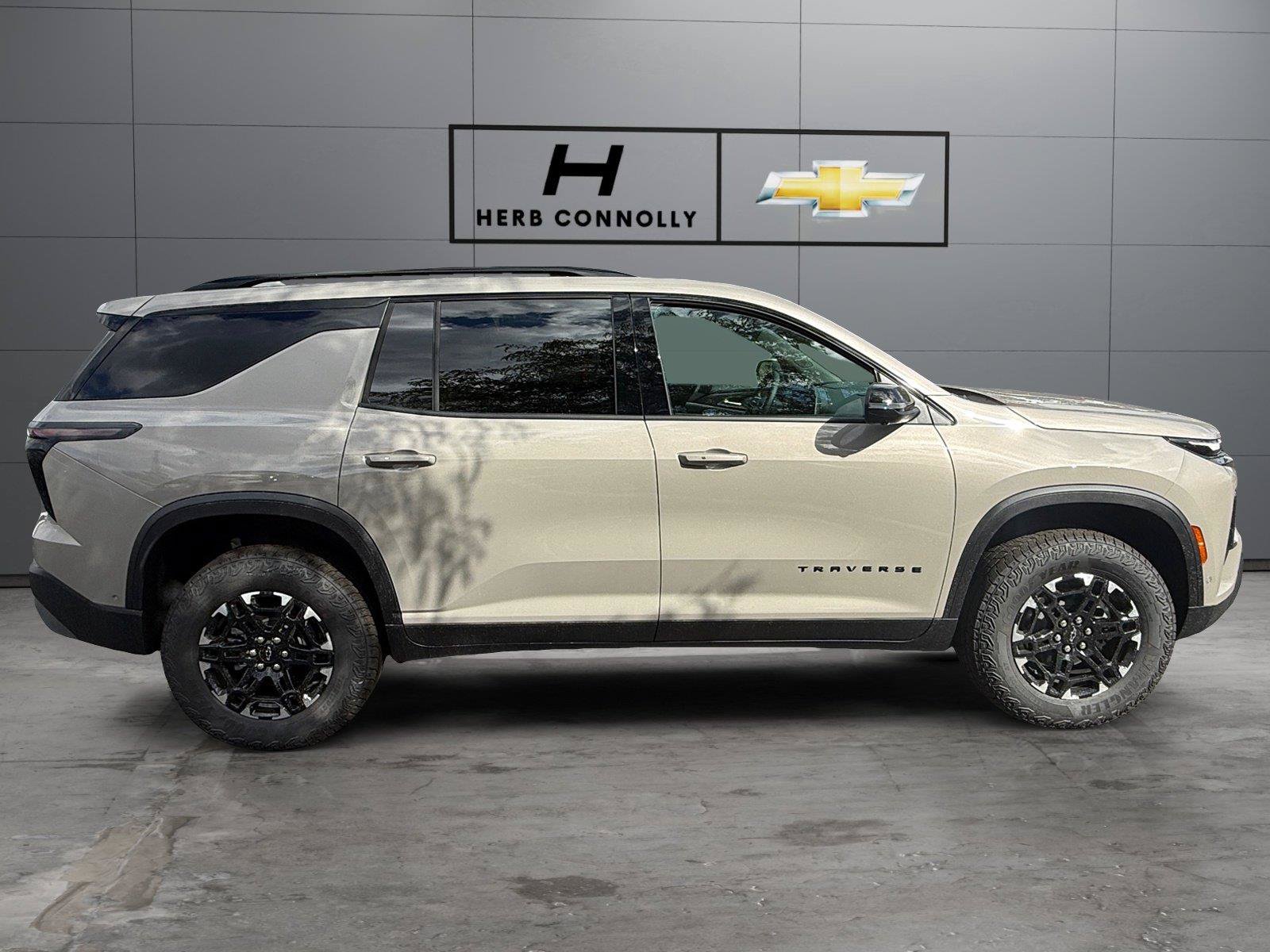 New 2027 Chevrolet Traverse Z71 w/ Enhanced Driving Package AWD/4WD image 6