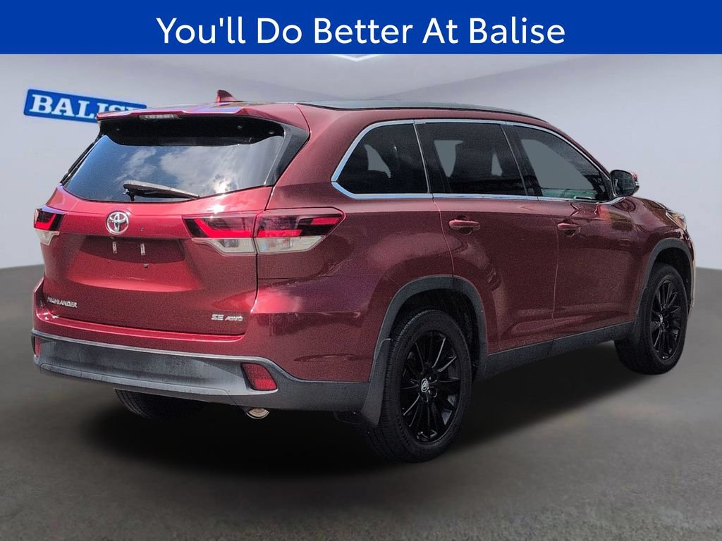 Used 2019 Toyota Highlander SE w/ Carpet Mat Package (TMS) AWD/4WD image 4
