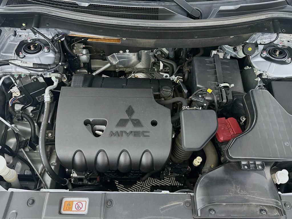 Used 2017 Mitsubishi Outlander ES image 30