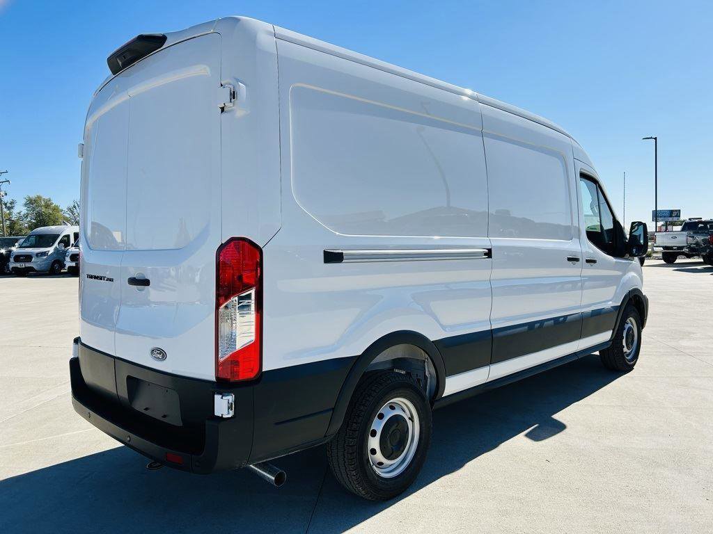 New 2026 Ford Transit 250 148 Medium Roof w/ Load Area Protection Package image 31