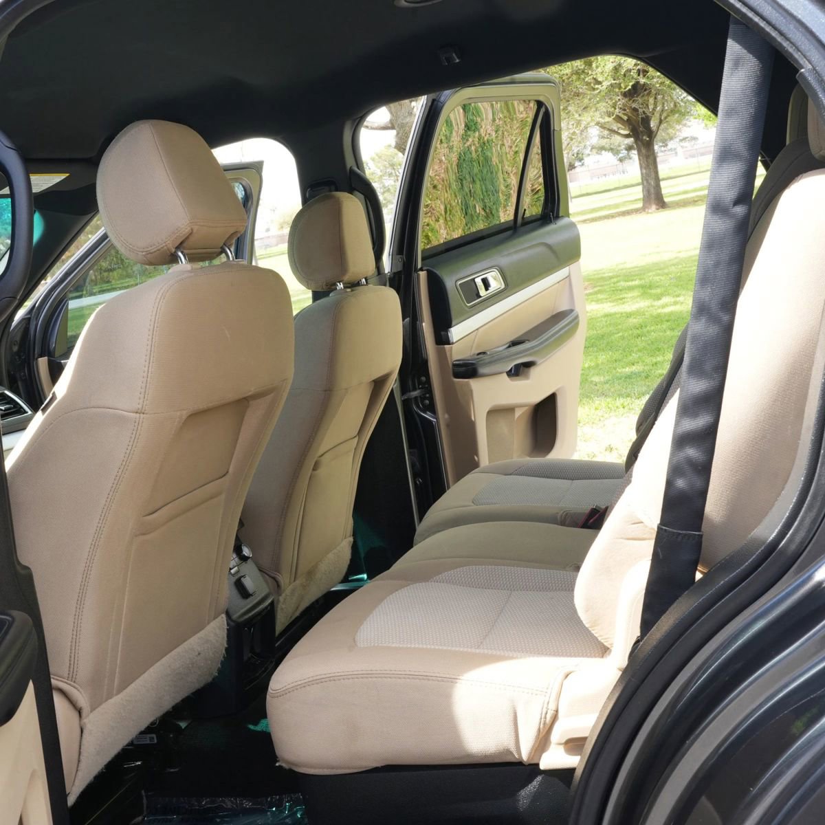 Used 2016 Ford Explorer XLT w/ Equipment Group 201A FWD image 7