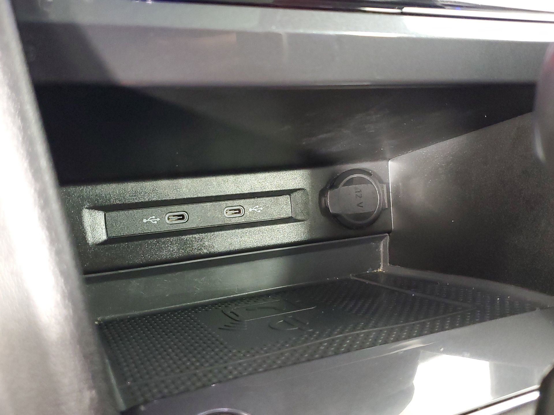 Used 2022 Volkswagen Tiguan SE R-Line image 38