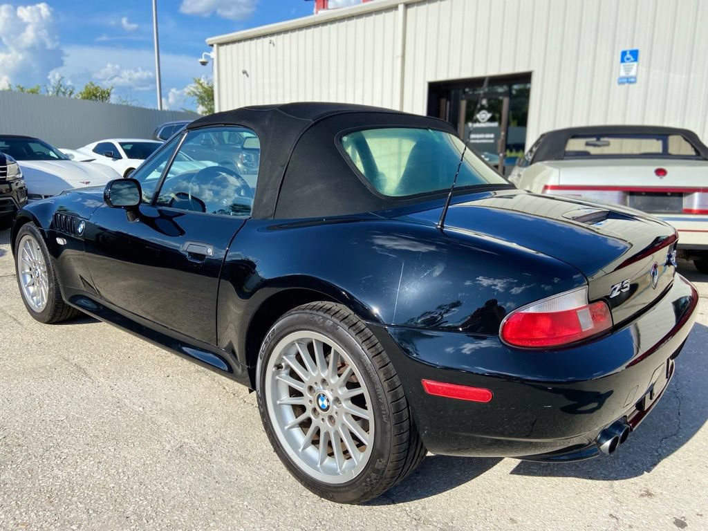Used 2002 BMW Z3 3.0i RWD image 3
