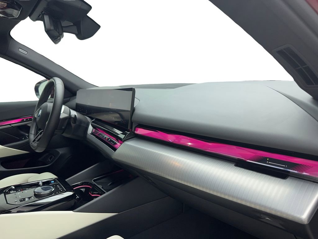 Used 2025 BMW i5 eDrive40i w/ M Sport Package RWD image 40
