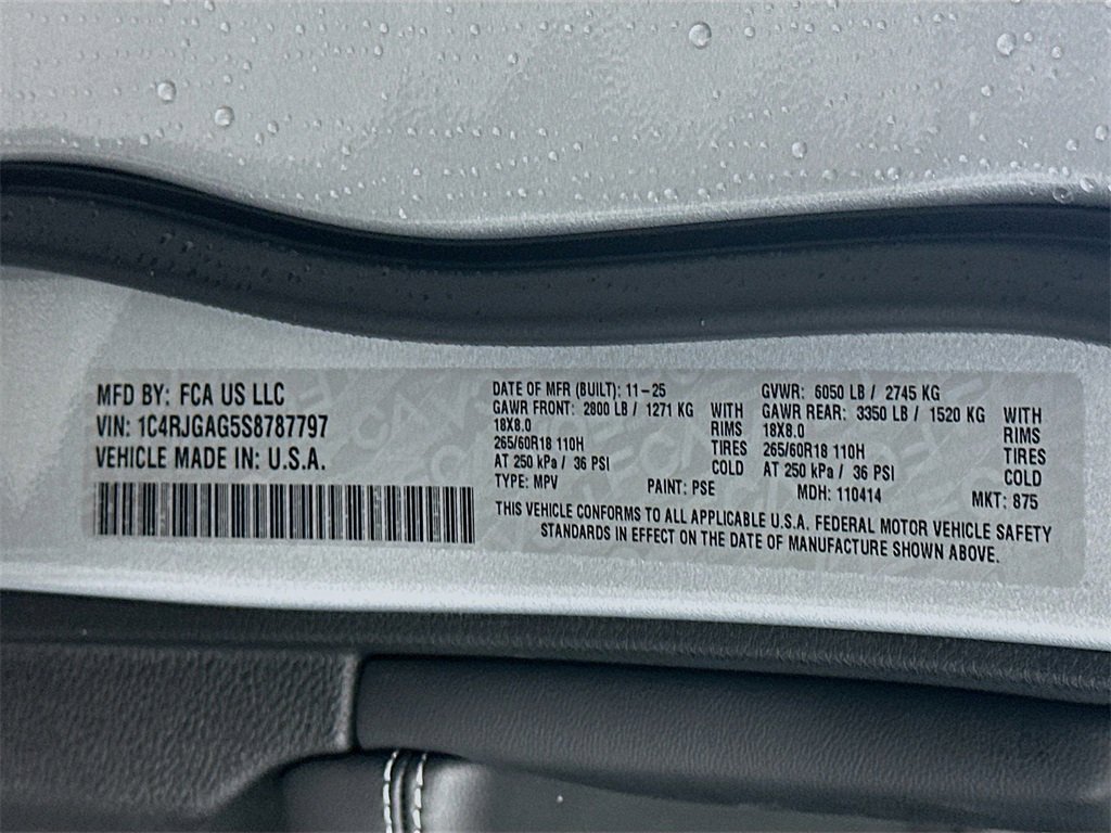 New 2025 Jeep Grand Cherokee Altitude image 18