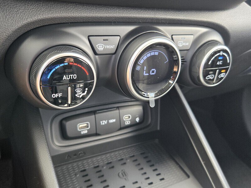New 2026 Hyundai Venue SEL FWD image 8