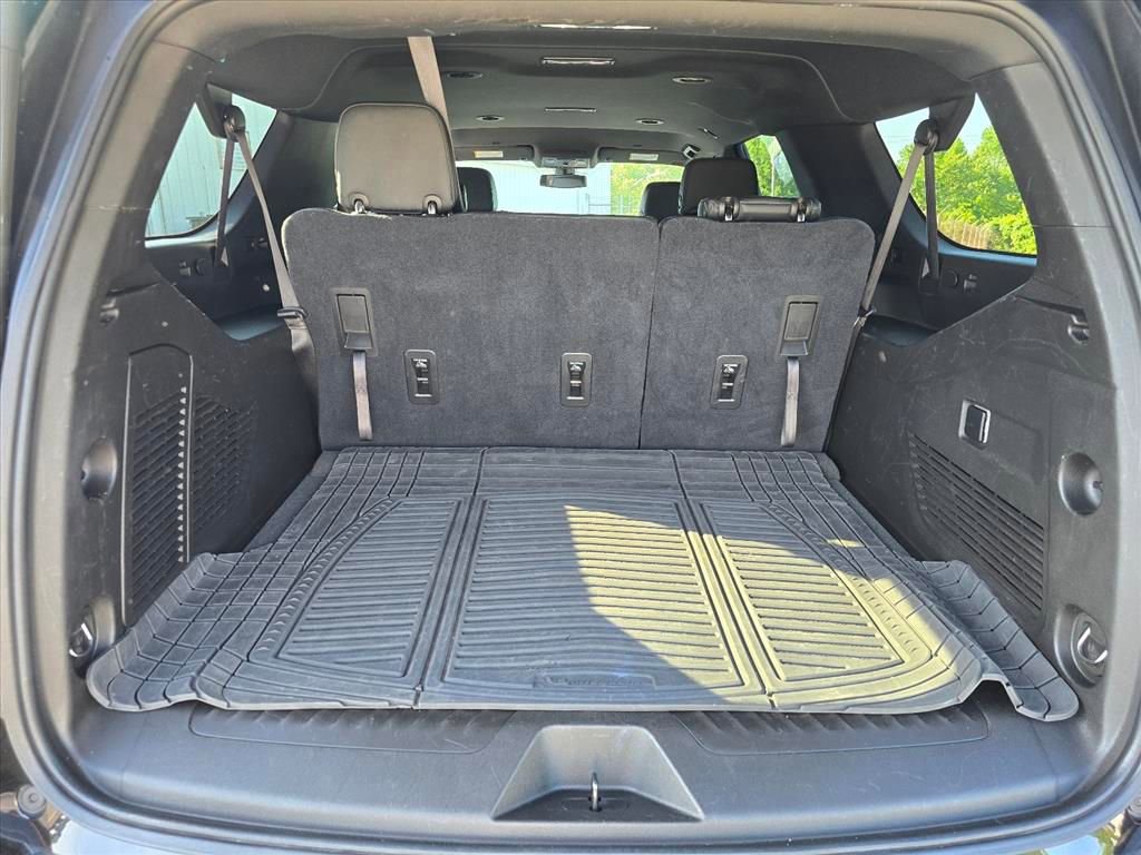 Used 2021 Chevrolet Suburban LT RWD image 26