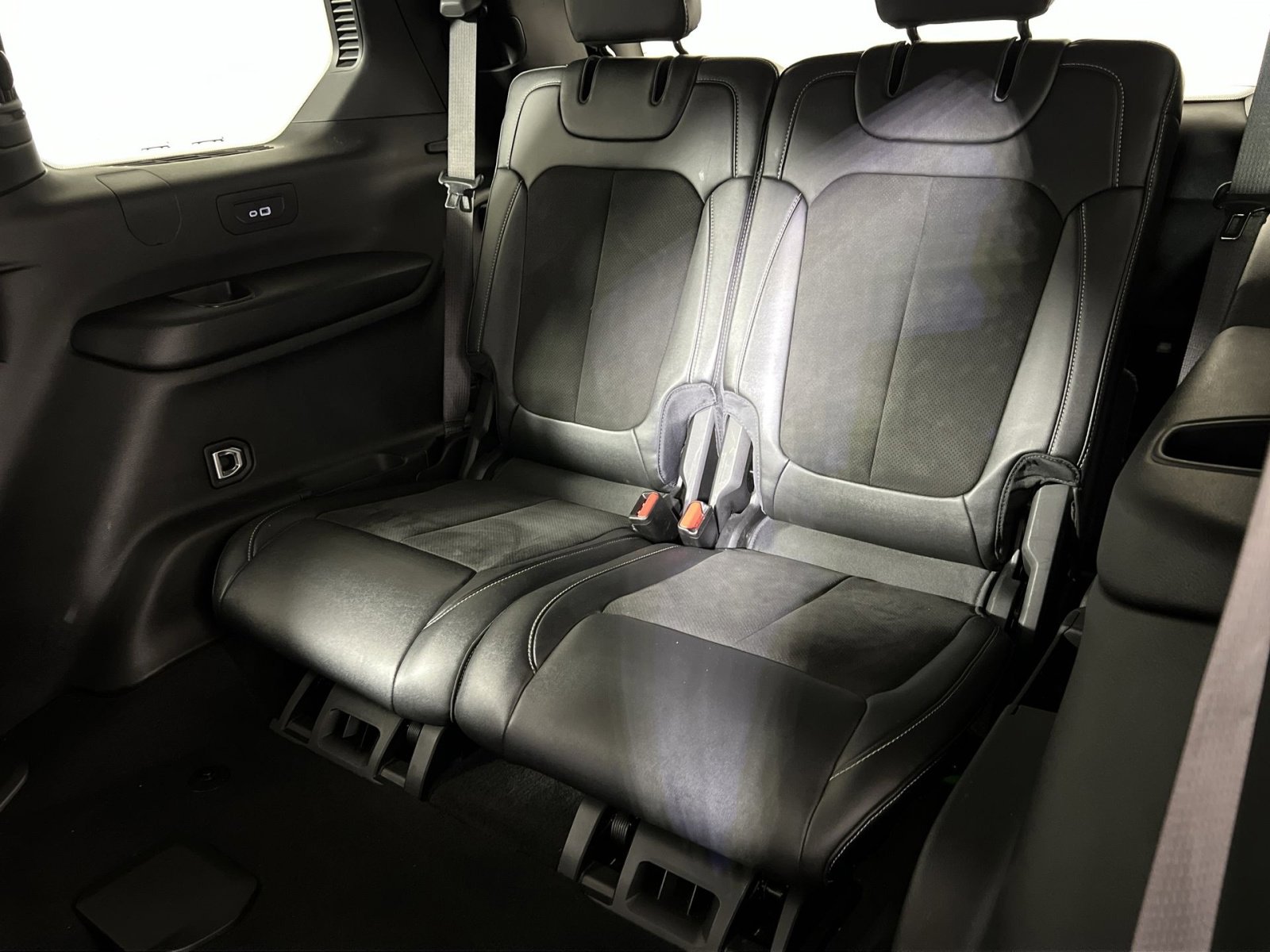 Used 2023 Jeep Grand Cherokee L Laredo image 24