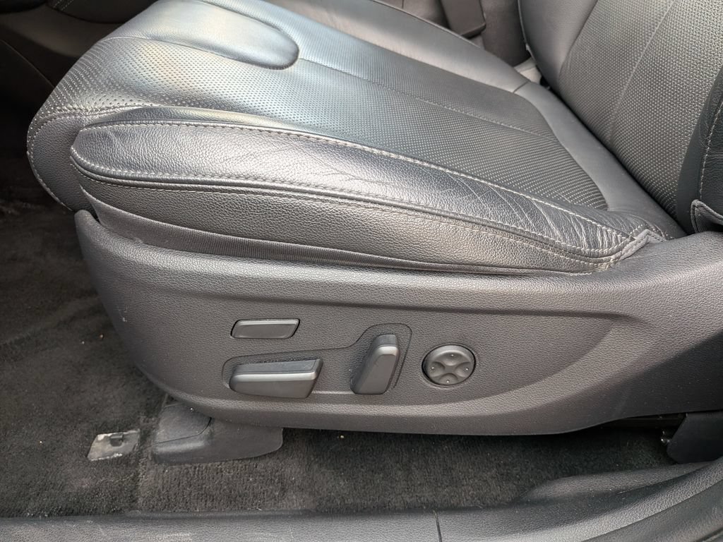 Used 2020 Hyundai Santa Fe Limited AWD/4WD image 34