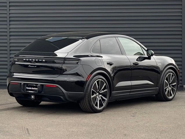 New 2026 Porsche Macan 4 Electric image 7