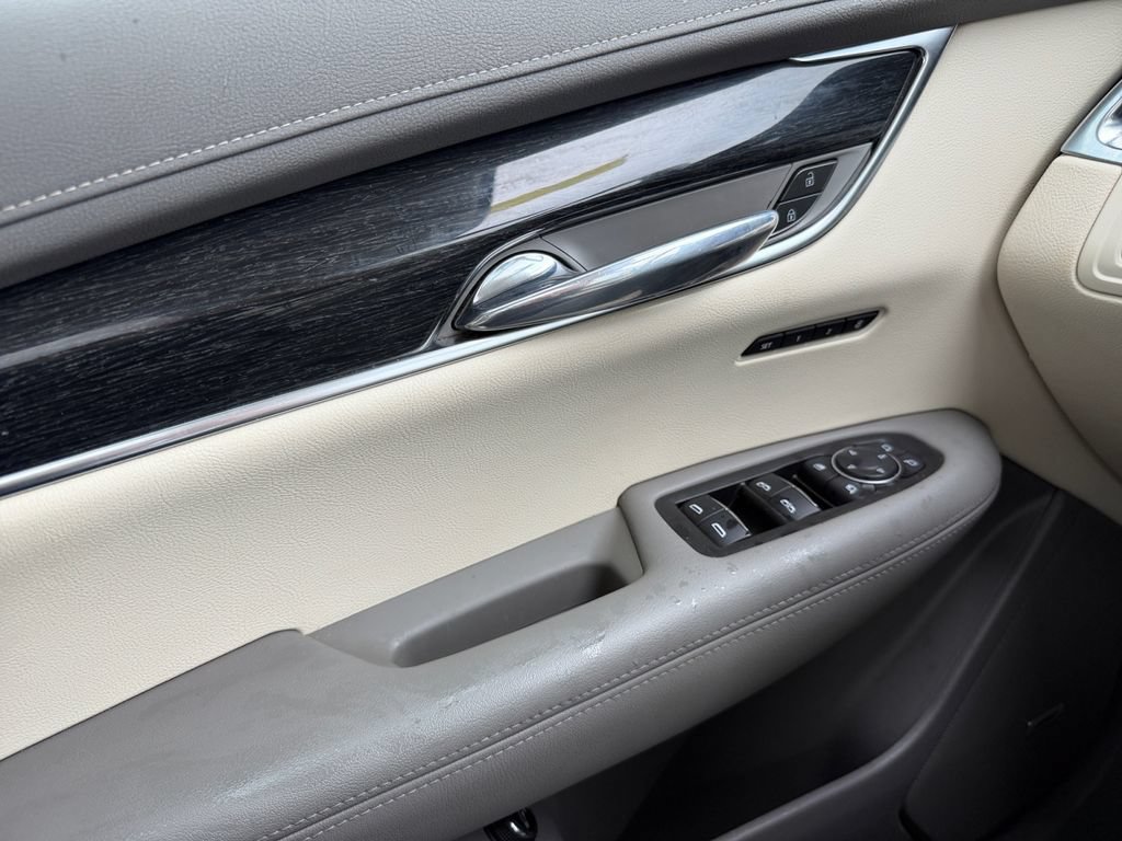 Used 2021 Cadillac XT6 Premium Luxury FWD image 16