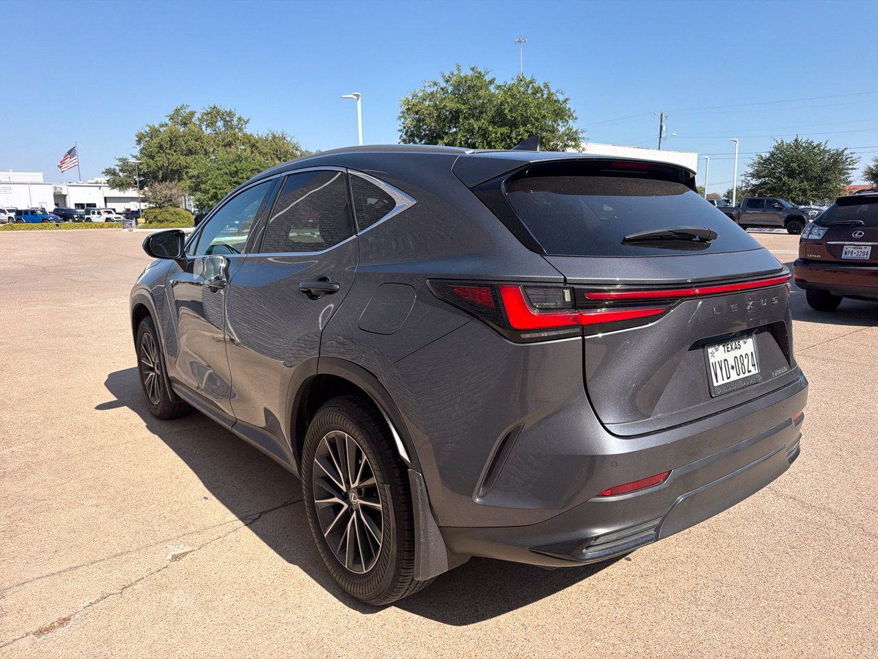 Used 2025 Lexus NX 250 FWD w/ Accessory Package (2T) image 4