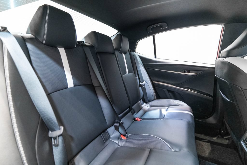 Used 2026 Toyota Camry SE w/ Convenience Package FWD image 32