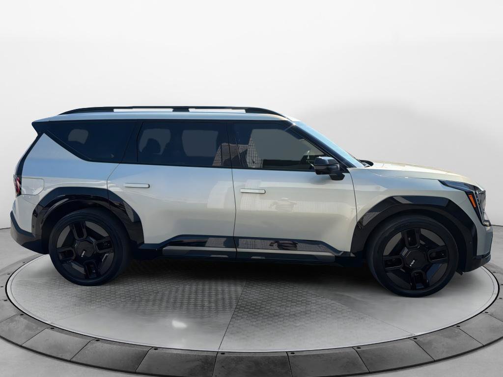 Used 2024 Kia EV9 GT-Line AWD/4WD image 3