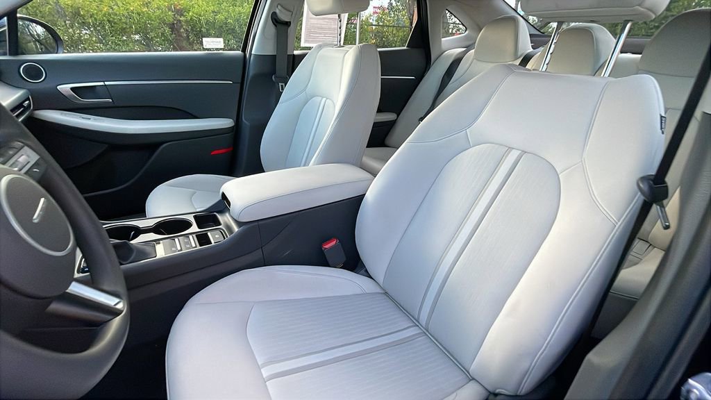 Certified 2025 Hyundai Sonata SE image 16