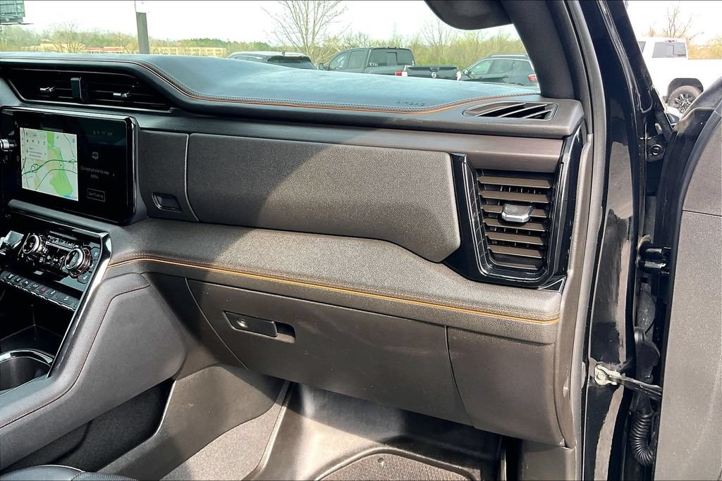 Used 2025 GMC Sierra 2500 AT4 w/ Technology Package AWD/4WD image 29
