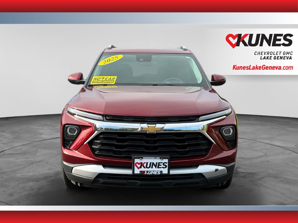 Used 2025 Chevrolet TrailBlazer LT AWD/4WD image 3