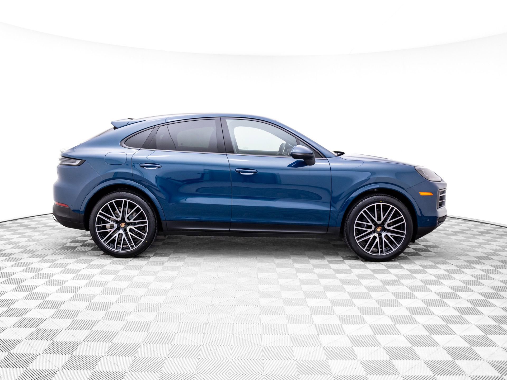 New 2026 Porsche Cayenne Coupe AWD/4WD image 7