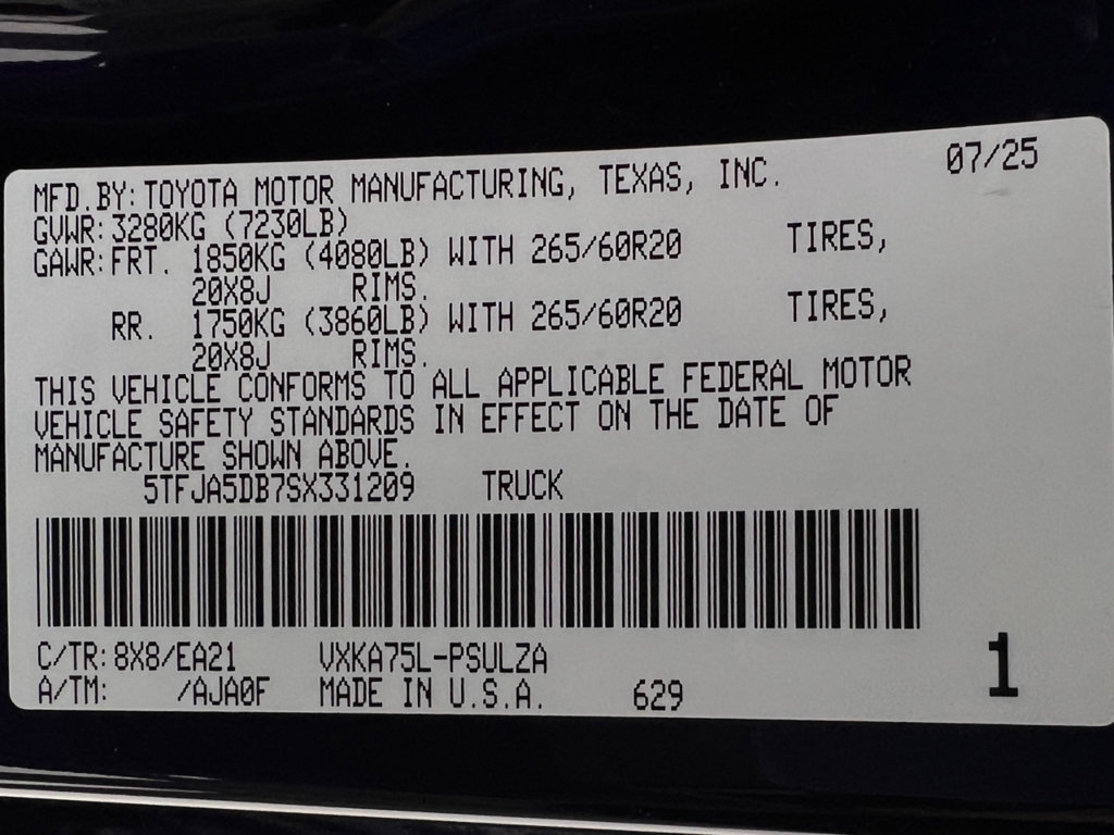 Used 2025 Toyota Tundra Limited AWD/4WD image 24