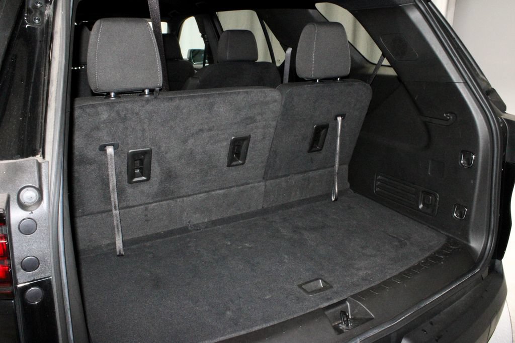 Used 2023 Chevrolet Traverse LT AWD/4WD image 12