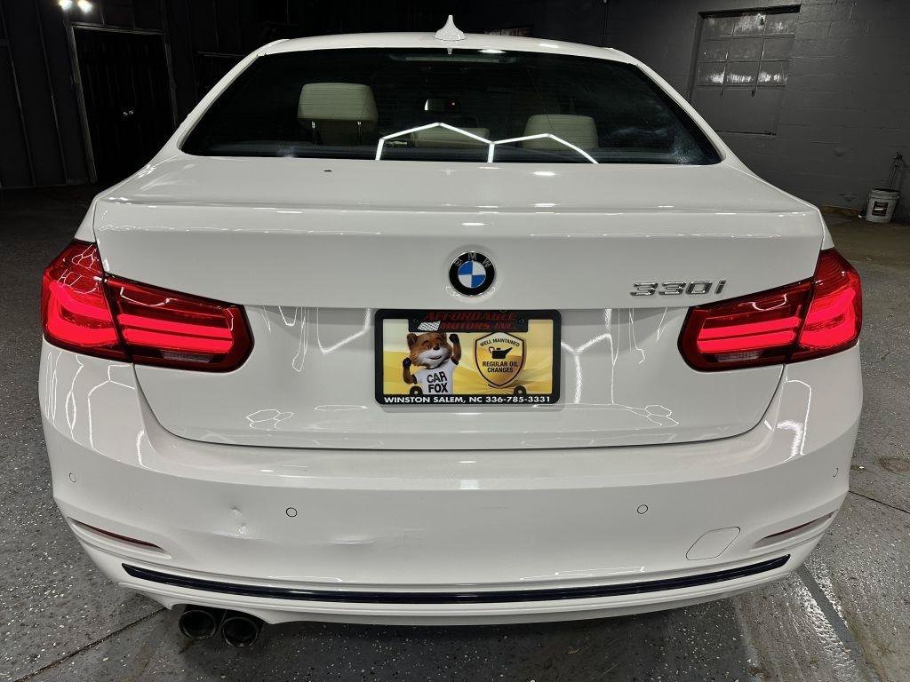 Used 2017 BMW 330i Sedan RWD image 5