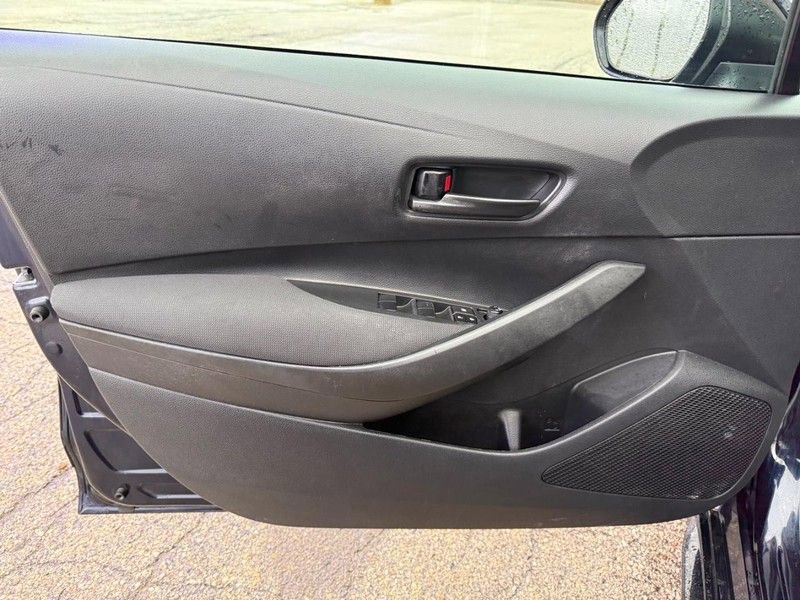Used 2022 Toyota Corolla LE image 19