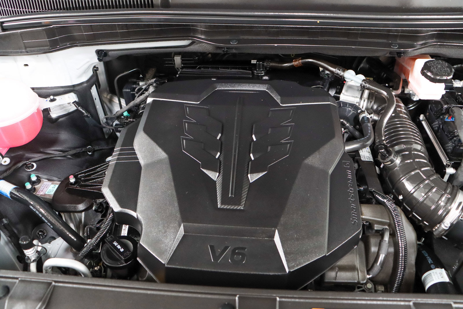 Used 2024 Kia Carnival EX image 32