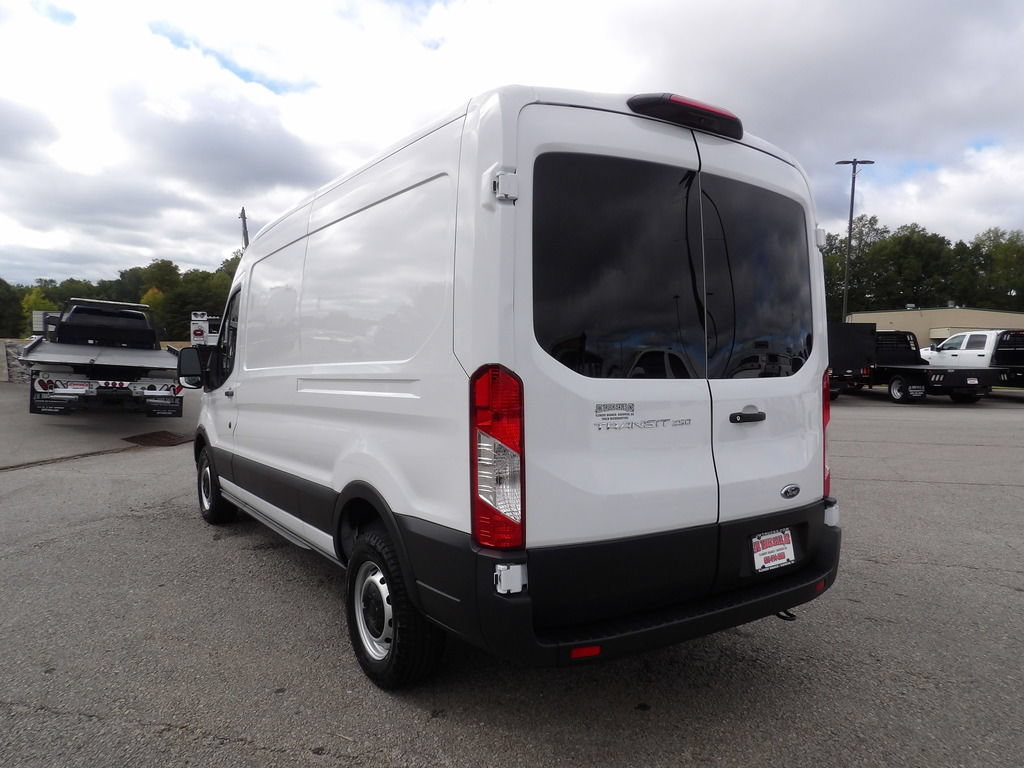 Used 2016 Ford Transit 250 148 Medium Roof RWD image 5