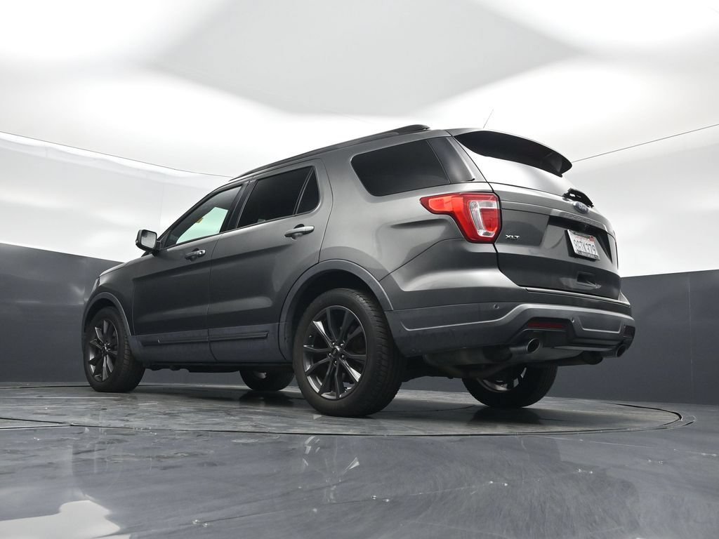 Used 2018 Ford Explorer XLT w/ Equipment Group 202A FWD image 49