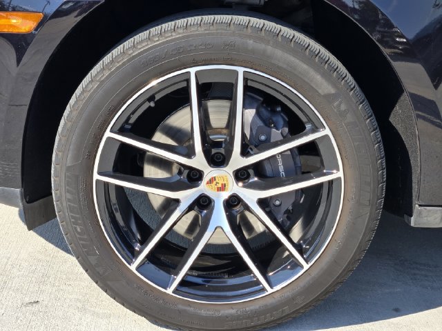 Used 2023 Porsche Macan Turbo AWD/4WD image 7