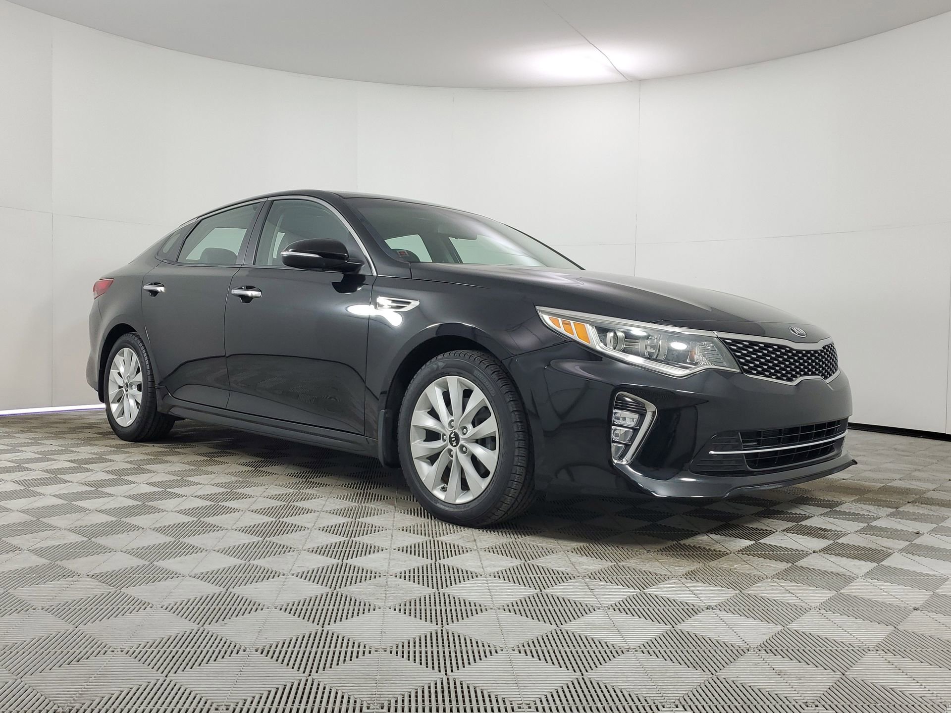 Used 2018 Kia Optima S