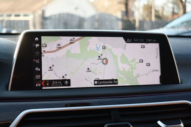 Used 2018 BMW 740i xDrive image 40