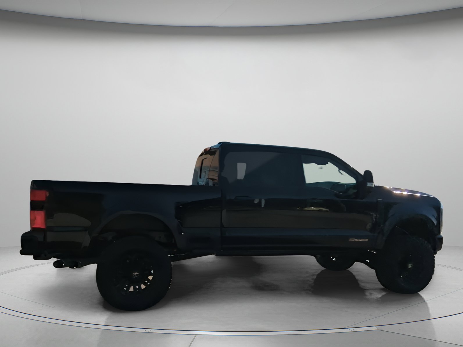 New 2026 Ford F250 Lariat w/ Black Appearance Package image 32