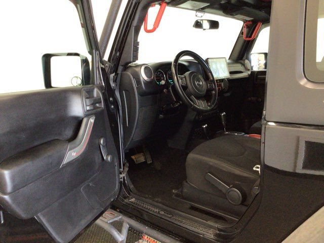 Used 2016 Jeep Wrangler Sport w/ Connectivity Group AWD/4WD image 8