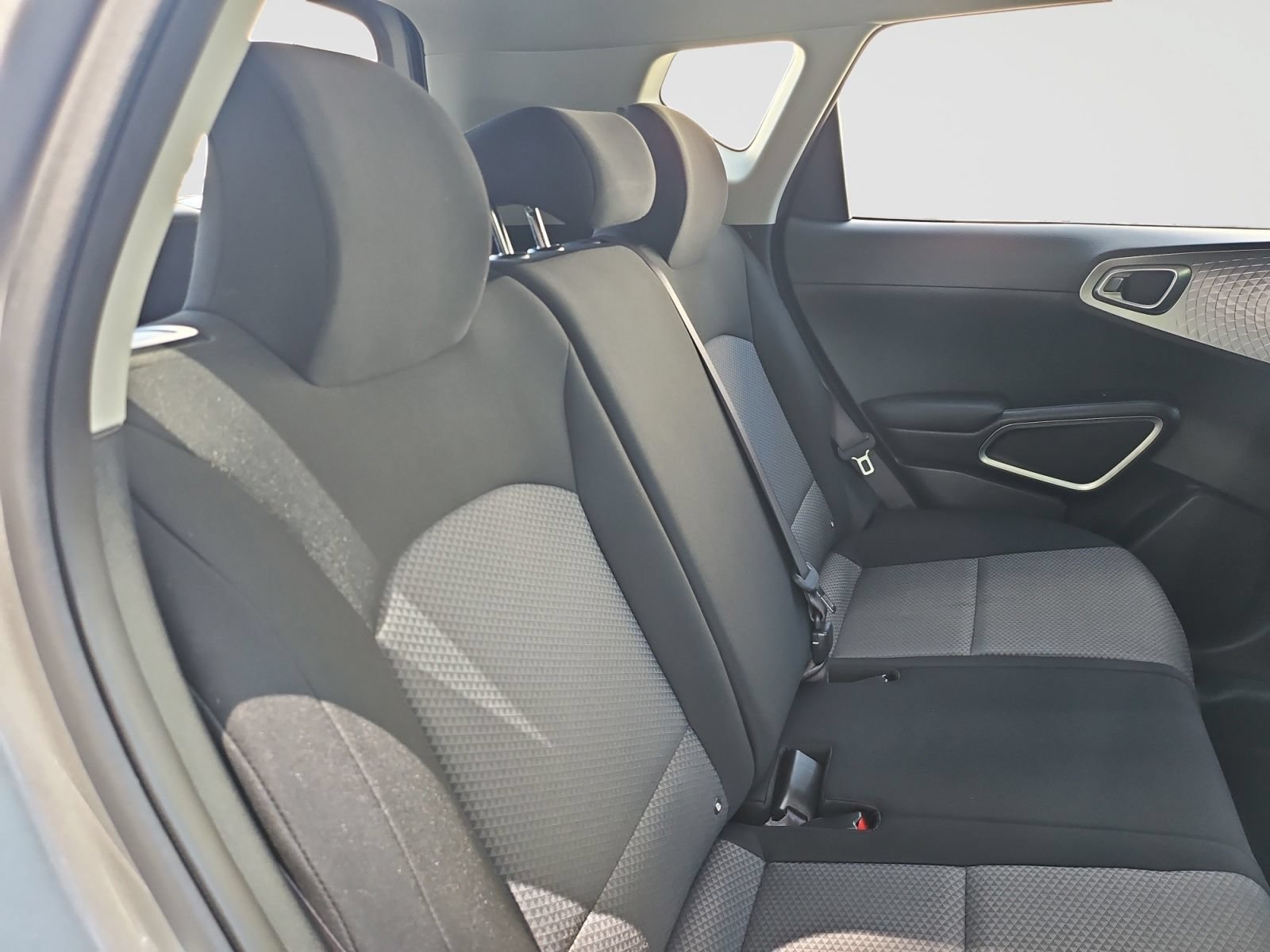 Used 2025 Kia Soul LX w/ LX Technology Package FWD image 45