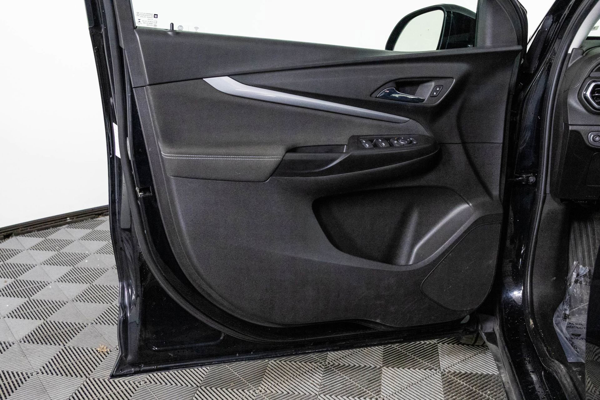 Certified 2023 Chevrolet Bolt EUV LT image 34