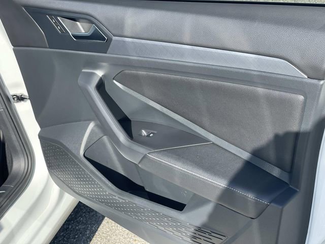 Used 2024 Volkswagen Jetta SE image 27