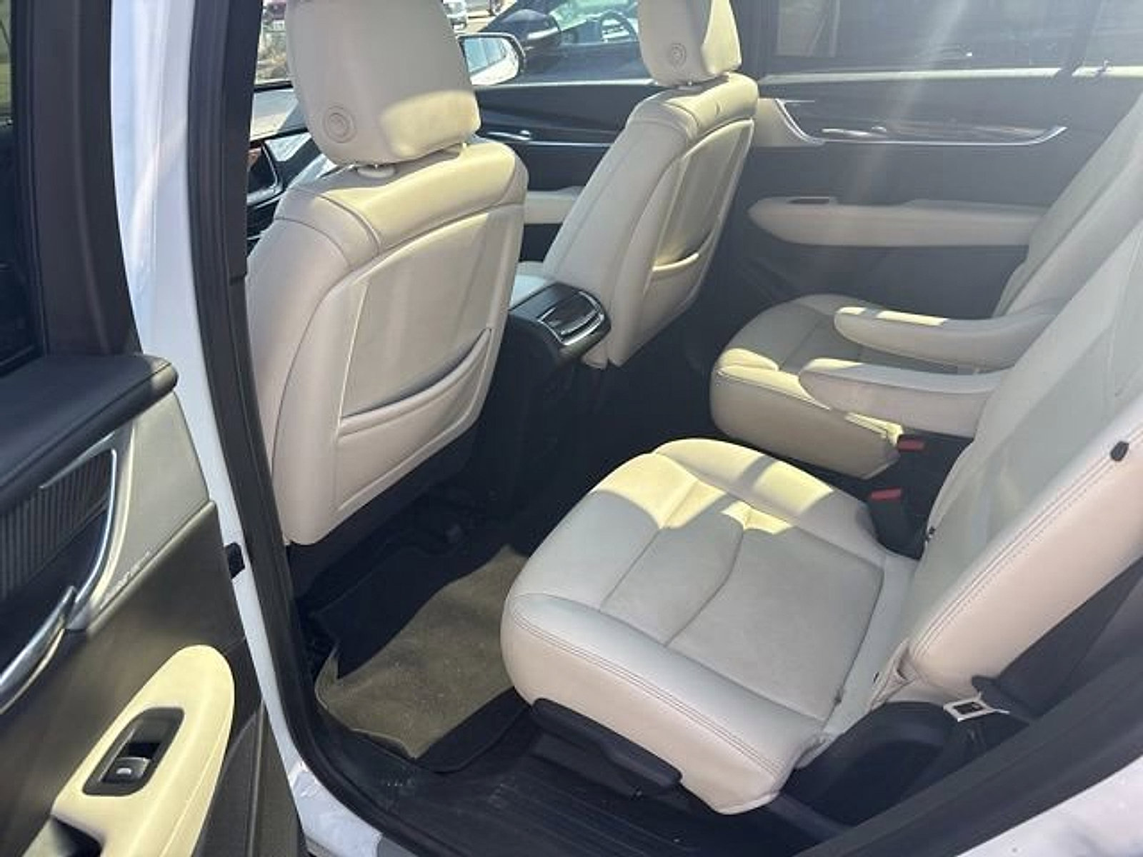 Certified 2023 Cadillac XT6 Sport w/ Technology Package image 8