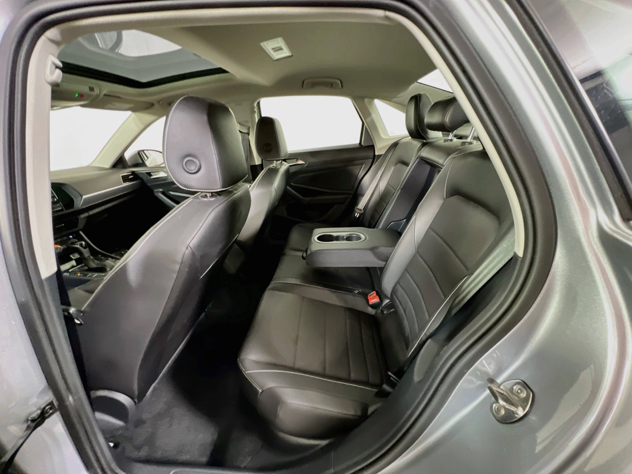 Used 2023 Volkswagen Jetta SE FWD image 24