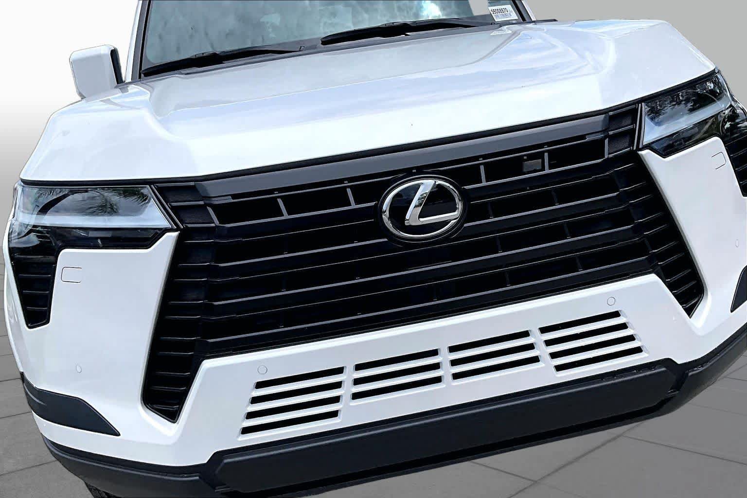Used 2025 Lexus GX 550 w/ Cold Area Package AWD/4WD image 30