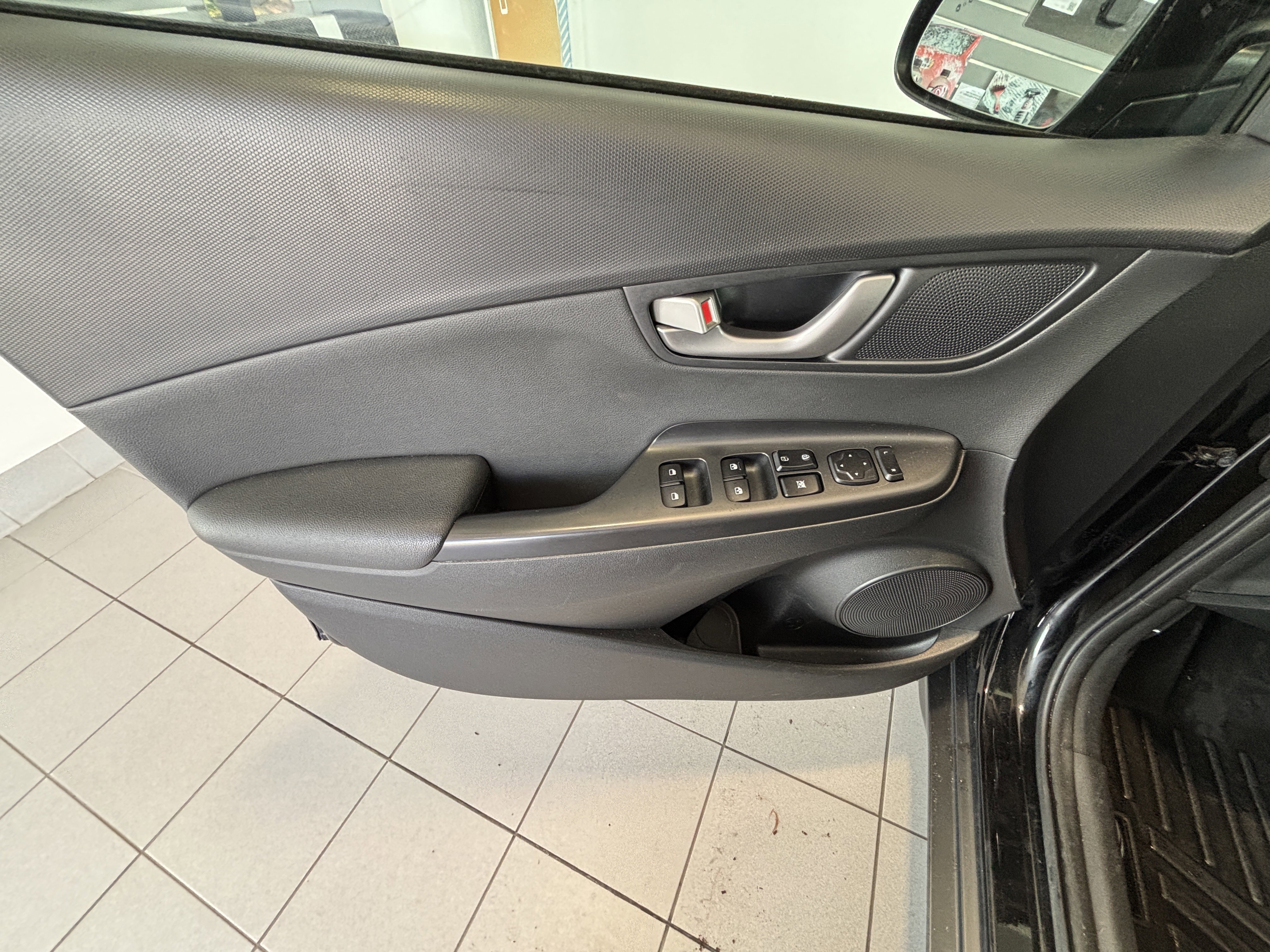 Used 2018 Hyundai Kona Limited FWD image 10