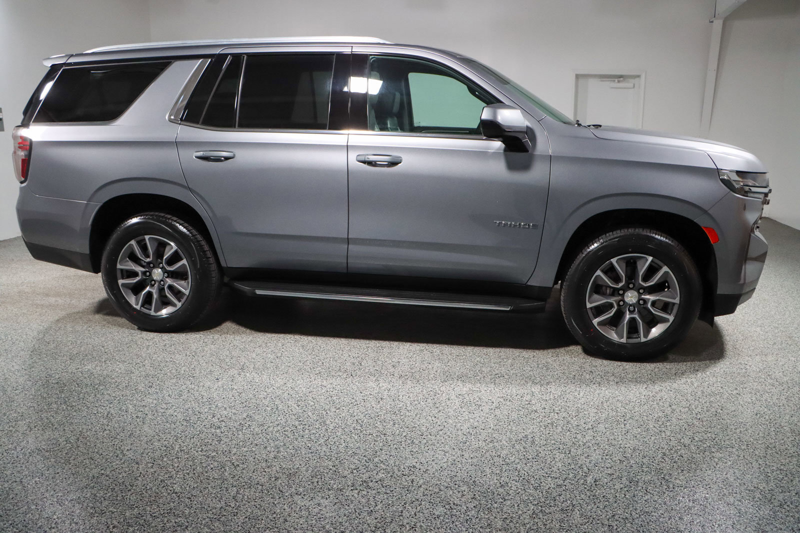 Used 2021 Chevrolet Tahoe LT w/ Rear Media and Nav Package image 6