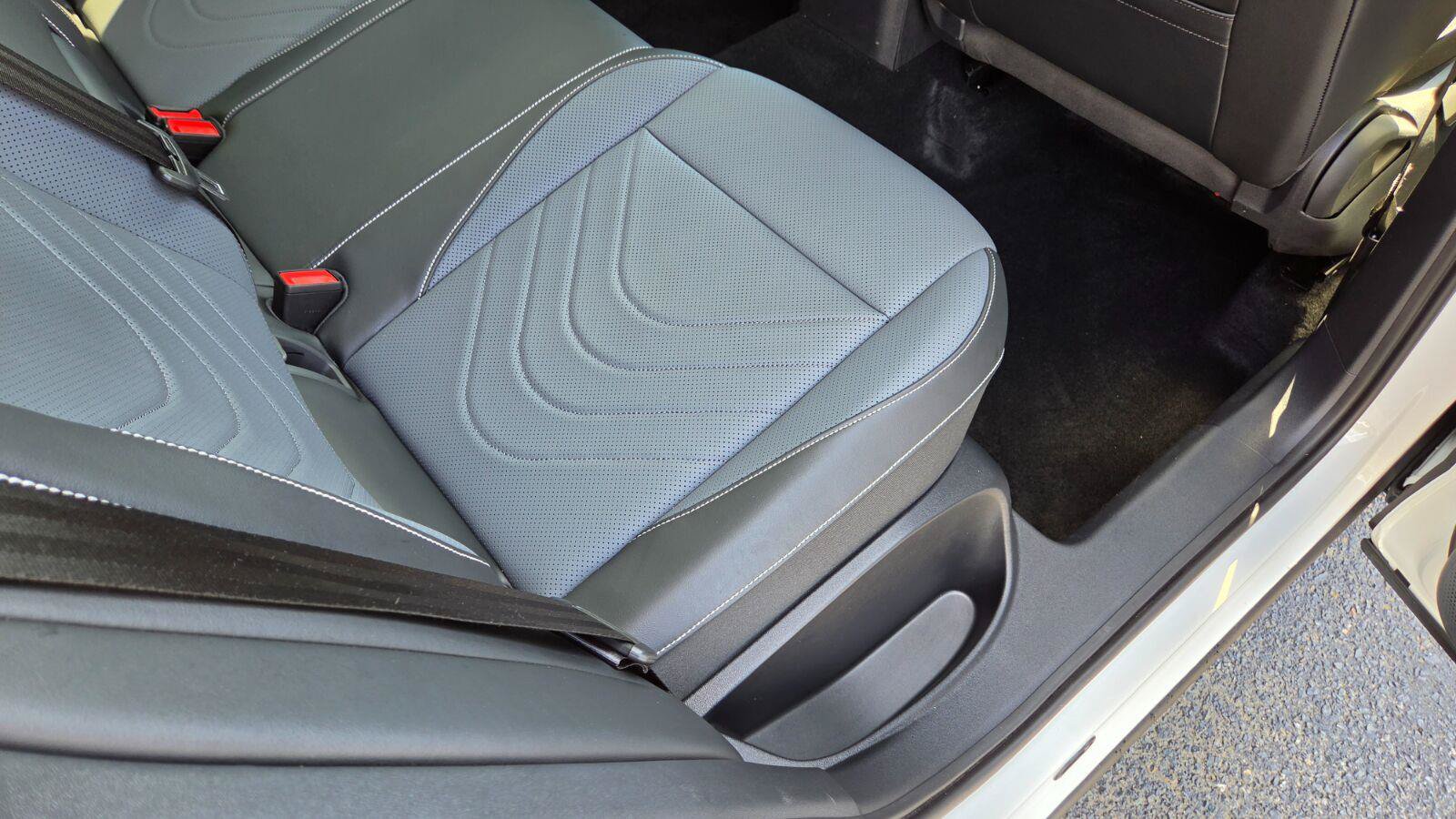 Certified 2026 Volkswagen Tiguan SE AWD/4WD image 49