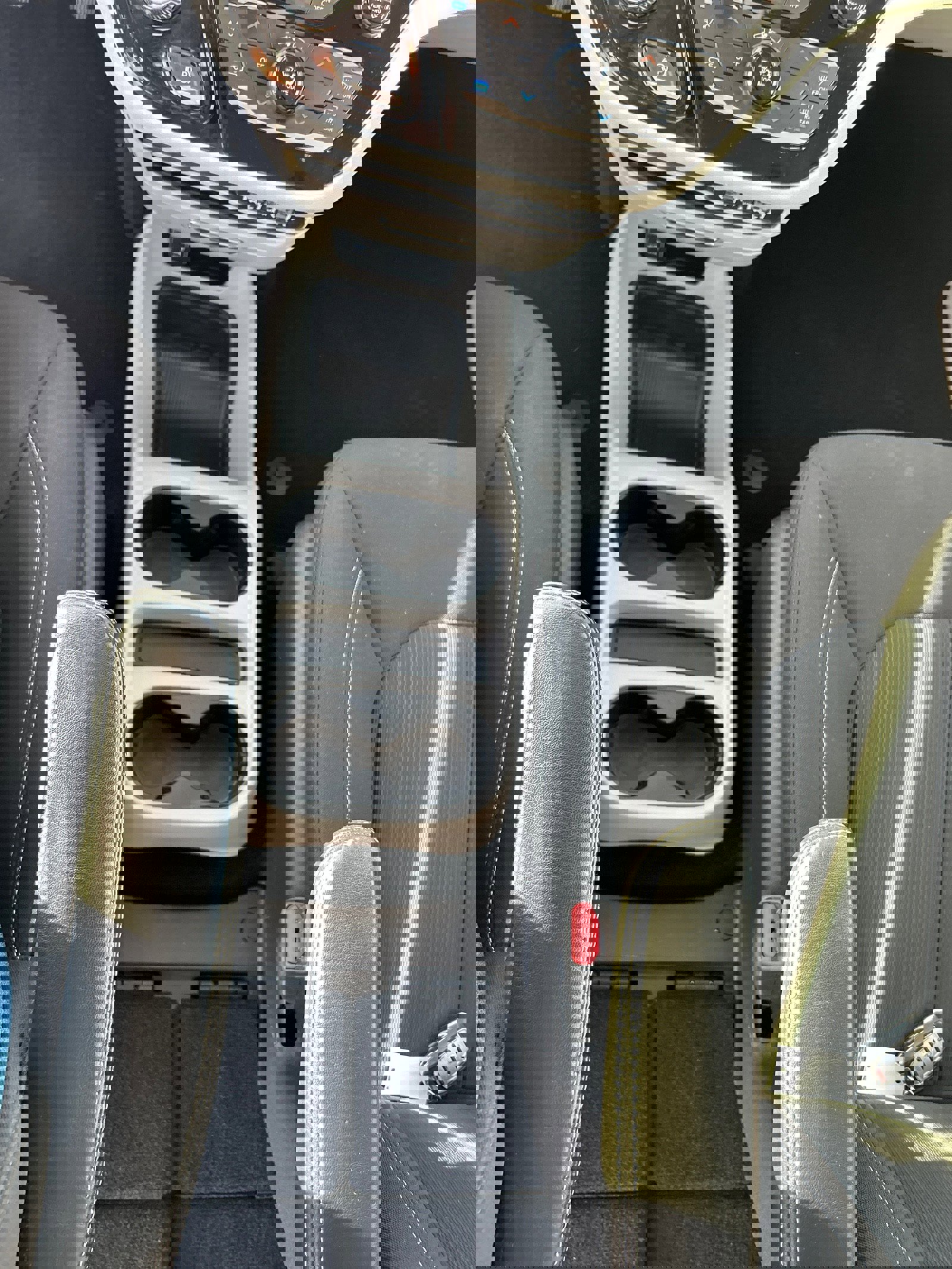 Used 2021 Chrysler Voyager LX image 29