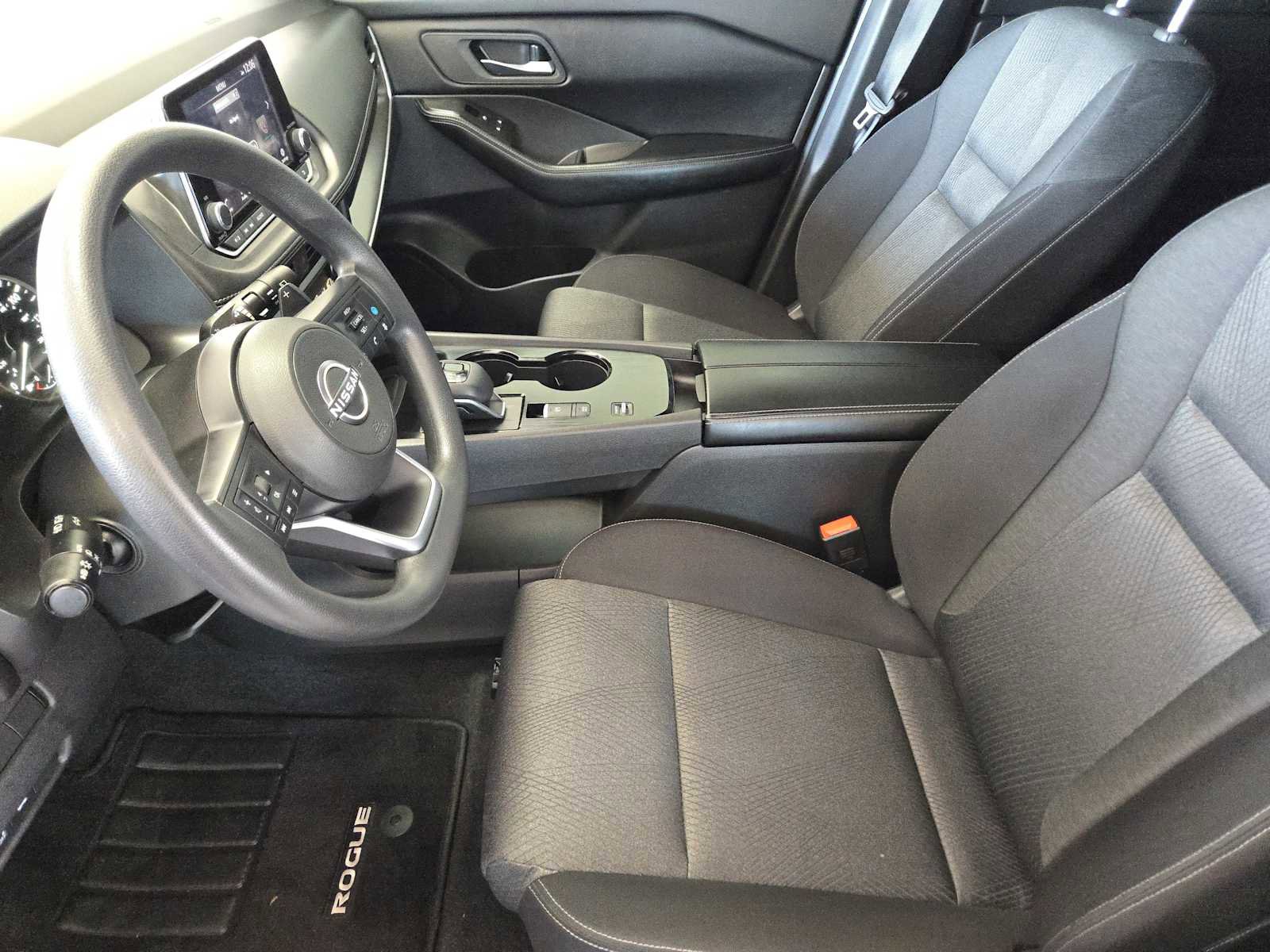 Used 2024 Nissan Rogue SV FWD image 13