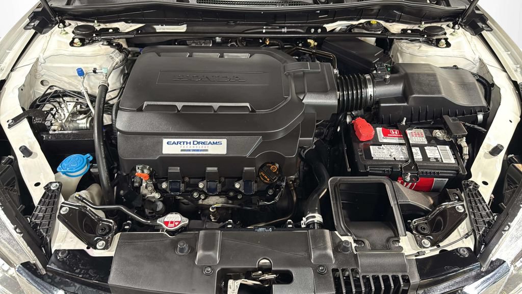Used 2013 Honda Accord Touring image 32