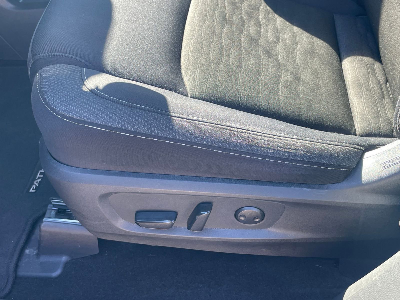 Used 2025 Nissan Pathfinder SV image 22
